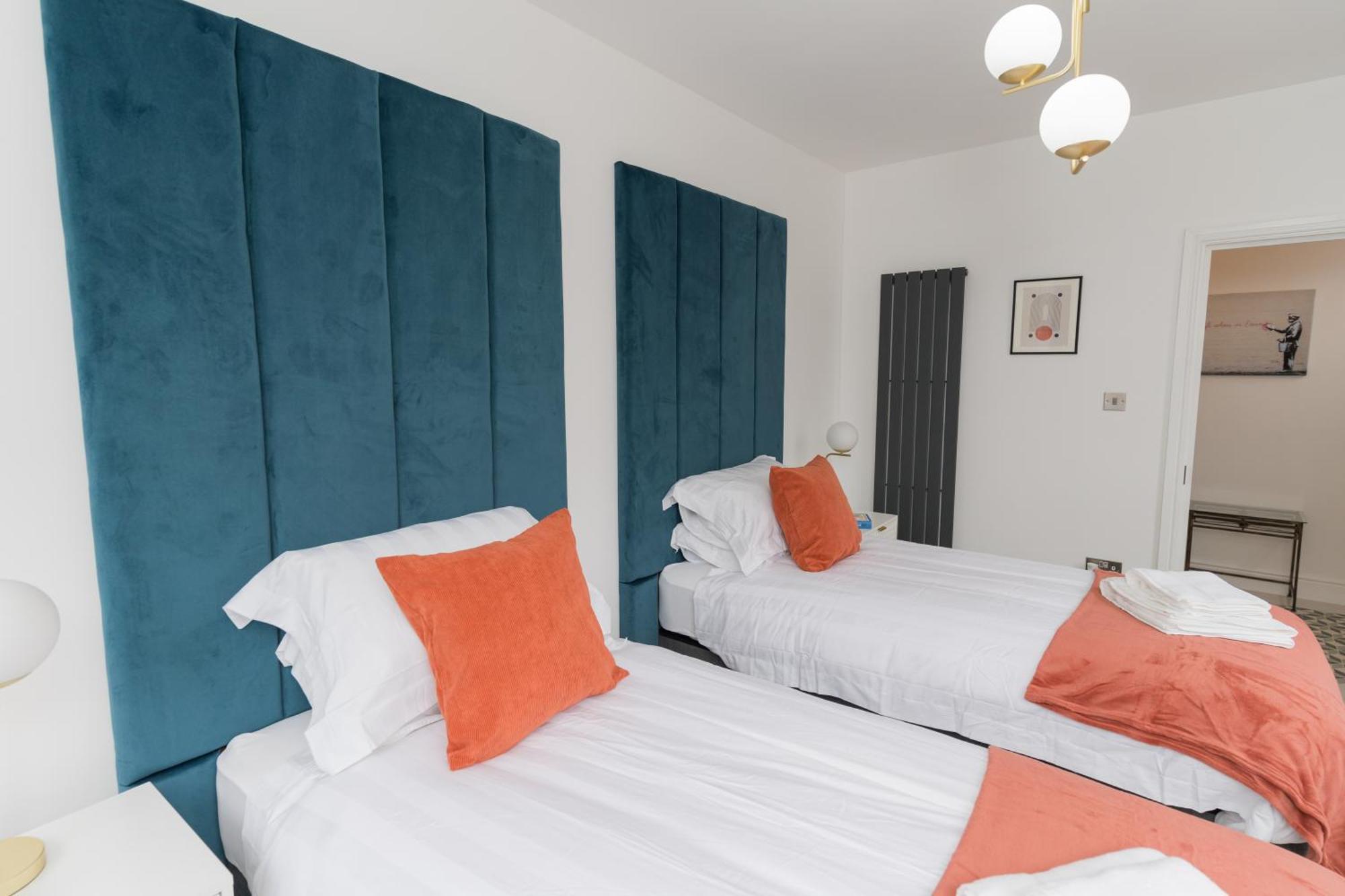 Luxurious 2 Bed Birmingham House Free Parking - Sleeps 6 Διαμέρισμα Εξωτερικό φωτογραφία