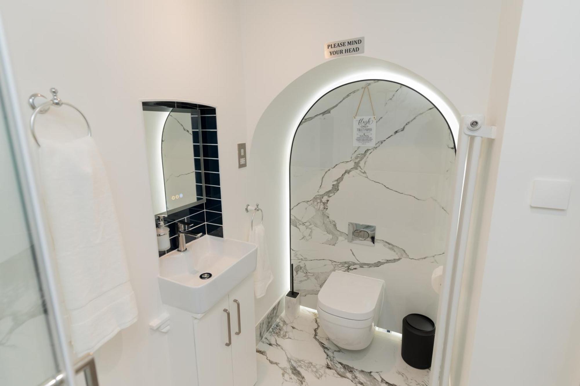 Luxurious 2 Bed Birmingham House Free Parking - Sleeps 6 Διαμέρισμα Εξωτερικό φωτογραφία