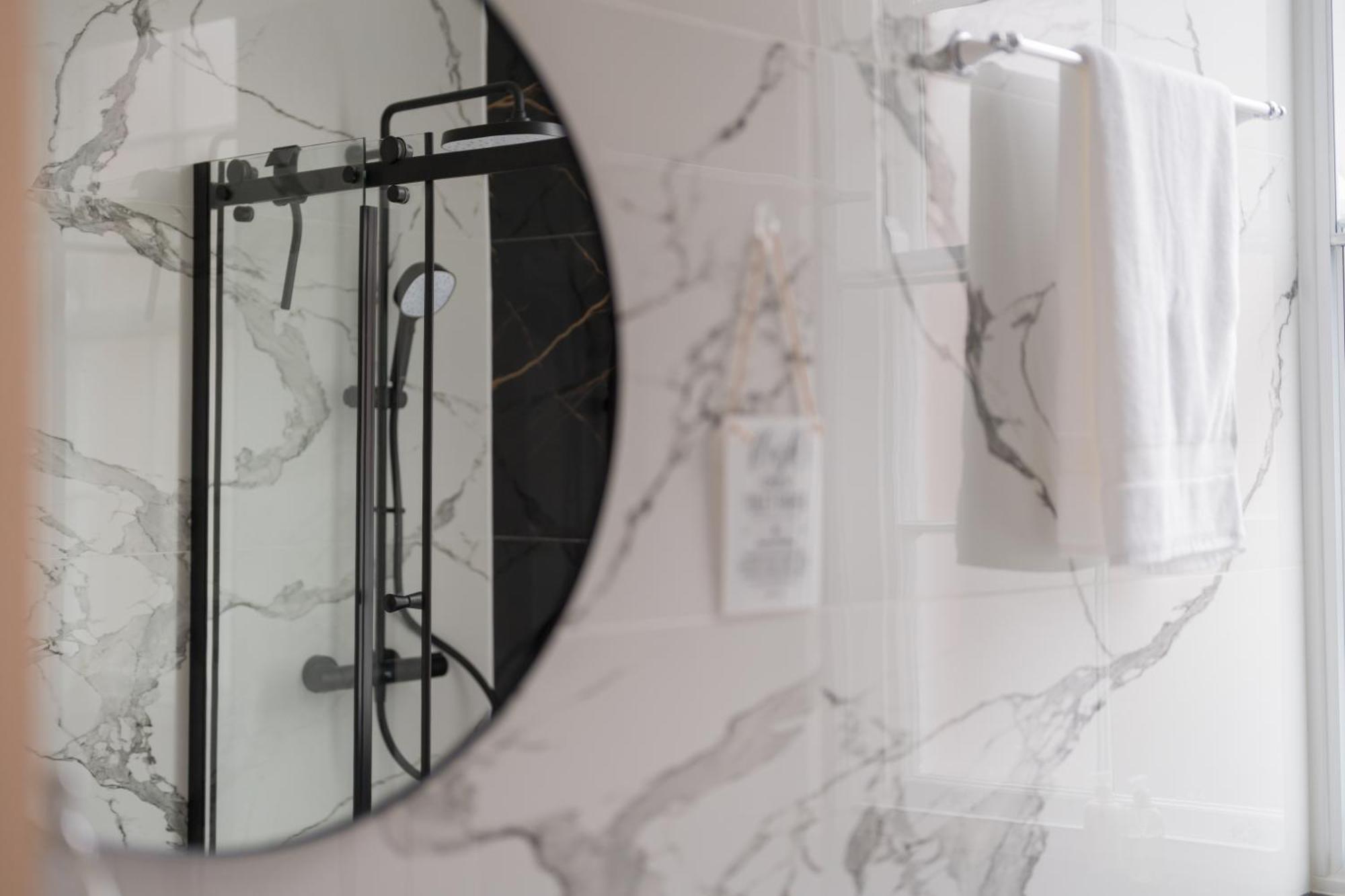 Luxurious 2 Bed Birmingham House Free Parking - Sleeps 6 Διαμέρισμα Εξωτερικό φωτογραφία